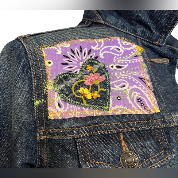 Classic blue Jean jacket Embroidered appliqué patchwork women’s size Small - Picture 7 of 10